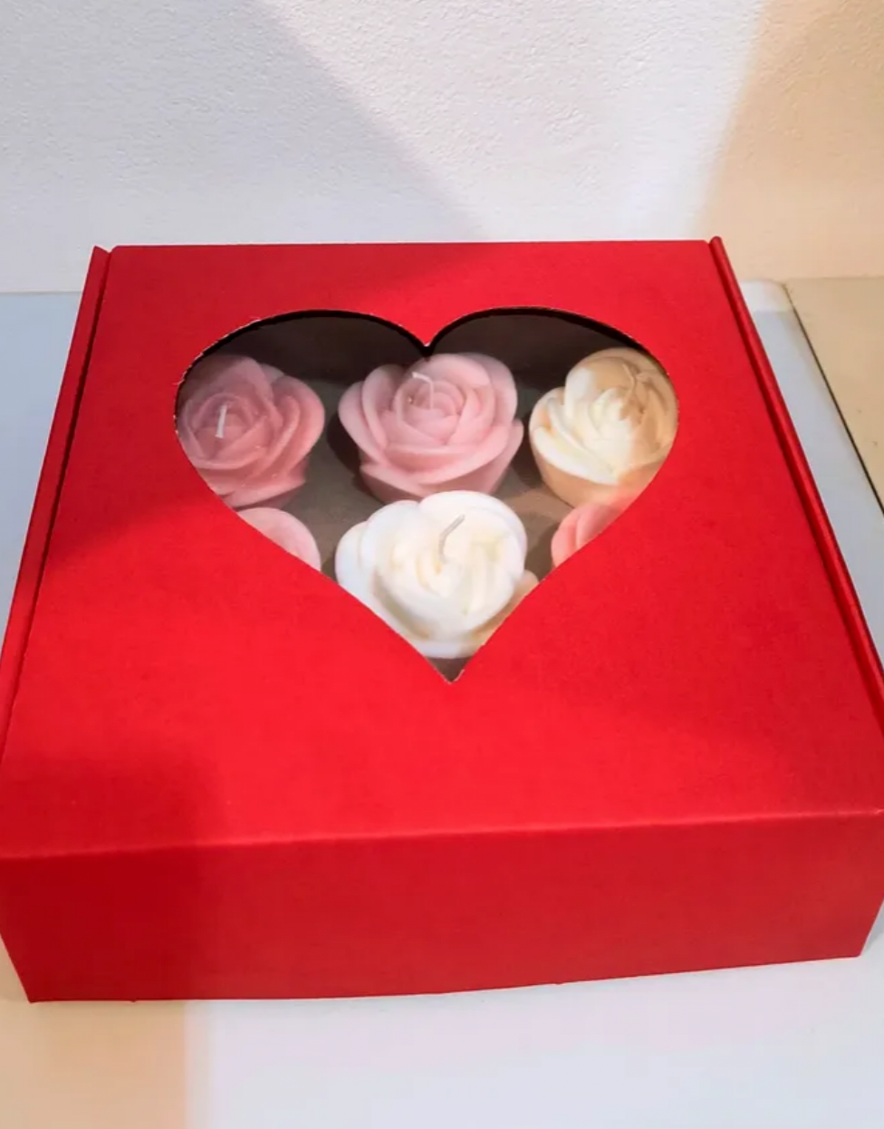 gift box candle scented roses