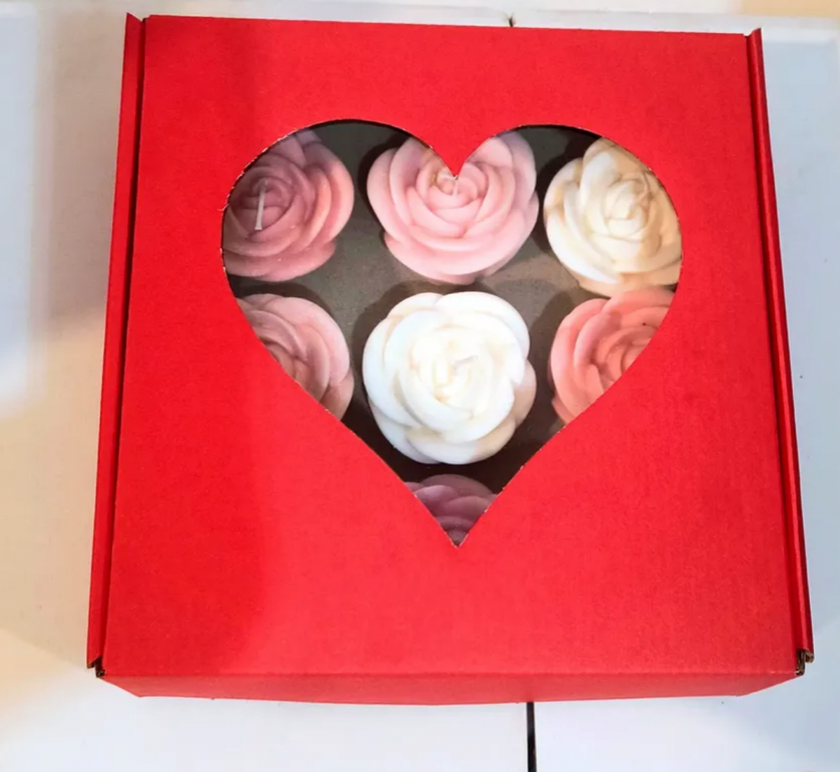 gift box candle scented roses